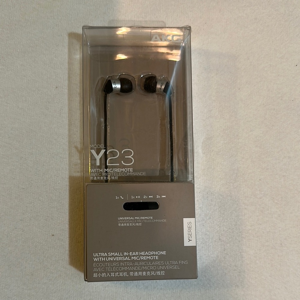AKG Y23 In-Ear Headphones with Mic